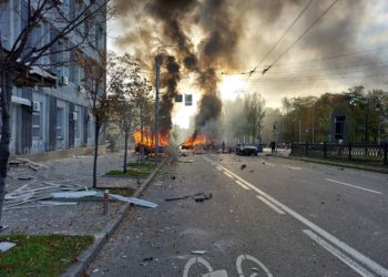 Imagen referencial de los ataques de este lunes en Kiev
