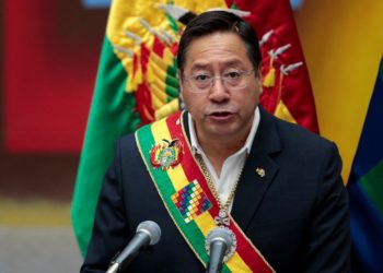 FOTO DE ARCHIVO: El presidente boliviano Luis Arce habla durante un acto por el Día del Estado Plurinacional, en La Paz, Bolivia enero 22, 2022. REUTERS/Manuel Claure