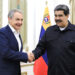 AME2036. CARACAS (VENEZUELA), 03/10/2022.- Fotografía cedida por Prensa de Miraflores donde se observa al presidente de Venezuela, Nicolás Maduro (d), durante una reunión con el expresidente de España José Luis Rodríguez Zapatero, hoy, en Caracas (Venezuela). El presidente de Venezuela, Nicolás Maduro, recibió este lunes al expresidente del Gobierno de España José Luis Rodríguez Zapatero en el Palacio de Miraflores, informó el canal estatal Venezolana de Televisión (VTV), sin ofrecer detalles sobre el motivo ni el contenido del encuentro. EFE/ Prensa De Miraflores / SOLO USO EDITORIAL/ SOLO DISPONIBLE PARA ILUSTRAR LA NOTICIA QUE ACOMPAÑA (CRÉDITO OBLIGATORIO)